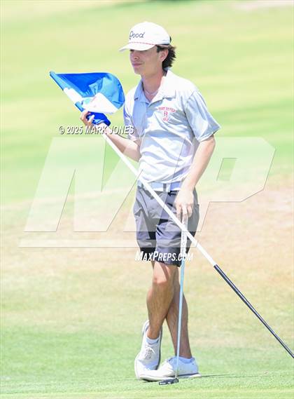 Thumbnail 2 in AIA Division III Championship photogallery.