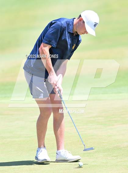 Thumbnail 2 in AIA Division III Championship photogallery.