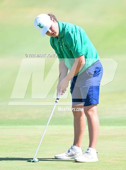 Thumbnail 2 in AIA Division III Championship photogallery.