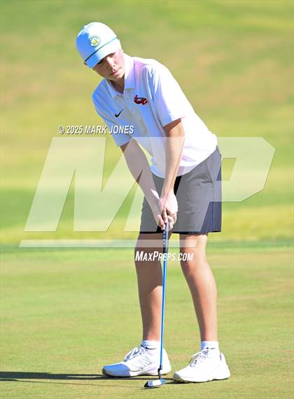 Thumbnail 2 in AIA Division III Championship photogallery.