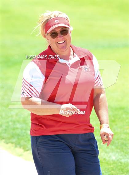 Thumbnail 2 in AIA Division III Championship photogallery.