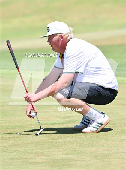 Thumbnail 1 in AIA Division III Championship photogallery.