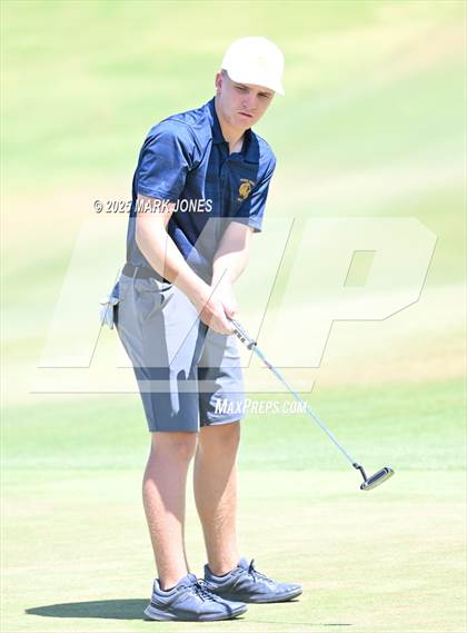 Thumbnail 1 in AIA Division III Championship photogallery.