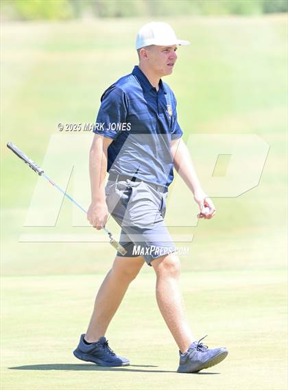 Thumbnail 3 in AIA Division III Championship photogallery.