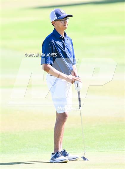 Thumbnail 2 in AIA Division III Championship photogallery.
