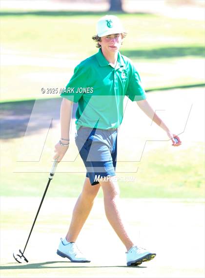 Thumbnail 1 in AIA Division III Championship photogallery.