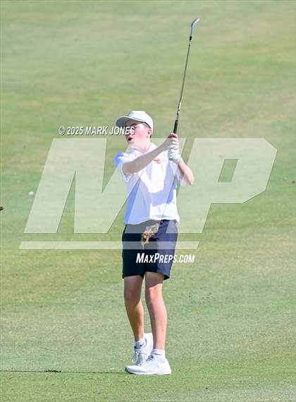 Thumbnail 1 in AIA Division III Championship photogallery.