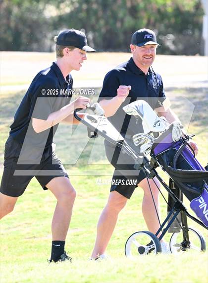 Thumbnail 2 in AIA Division III Championship photogallery.