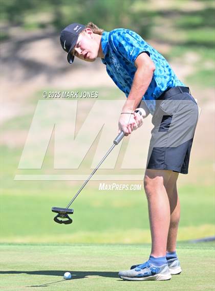 Thumbnail 2 in AIA Division III Championship photogallery.
