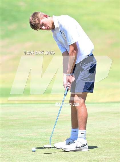 Thumbnail 2 in AIA Division III Championship photogallery.