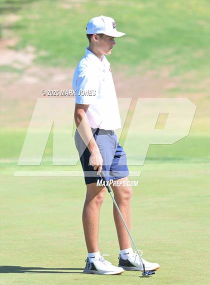 Thumbnail 3 in AIA Division III Championship photogallery.