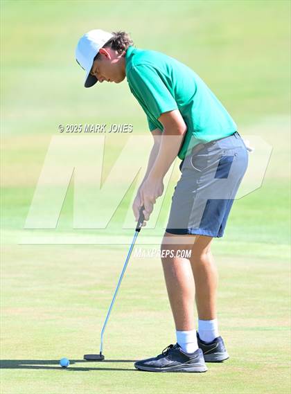 Thumbnail 1 in AIA Division III Championship photogallery.
