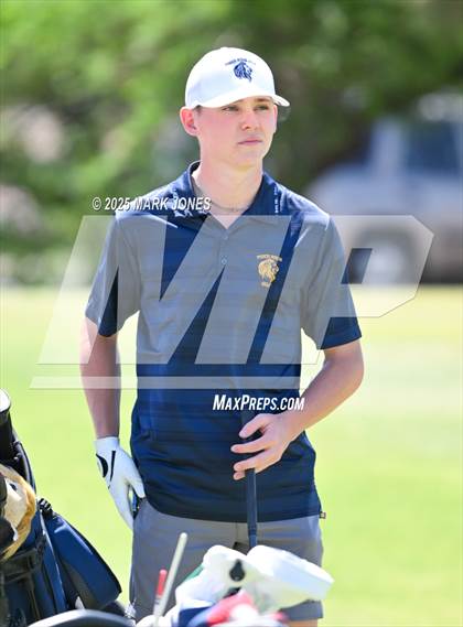 Thumbnail 1 in AIA Division III Championship photogallery.