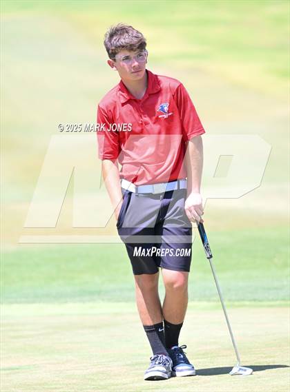 Thumbnail 1 in AIA Division III Championship photogallery.