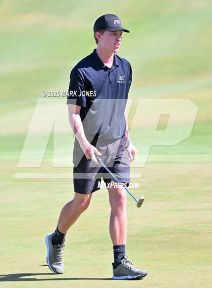 Thumbnail 1 in AIA Division III Championship photogallery.