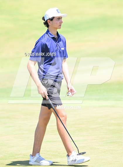 Thumbnail 3 in AIA Division III Championship photogallery.