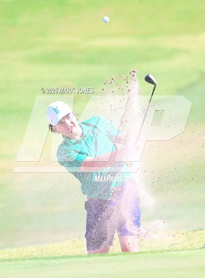 Thumbnail 3 in AIA Division III Championship photogallery.