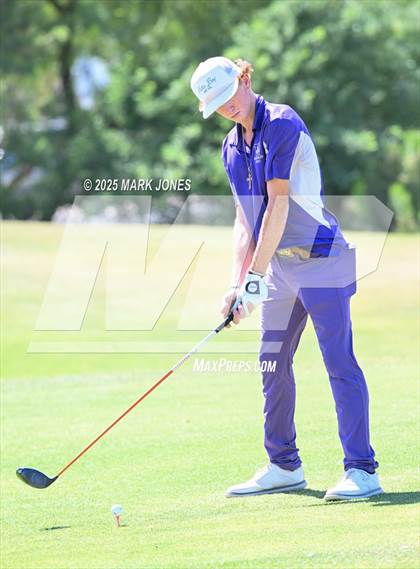 Thumbnail 2 in AIA Division III Championship photogallery.