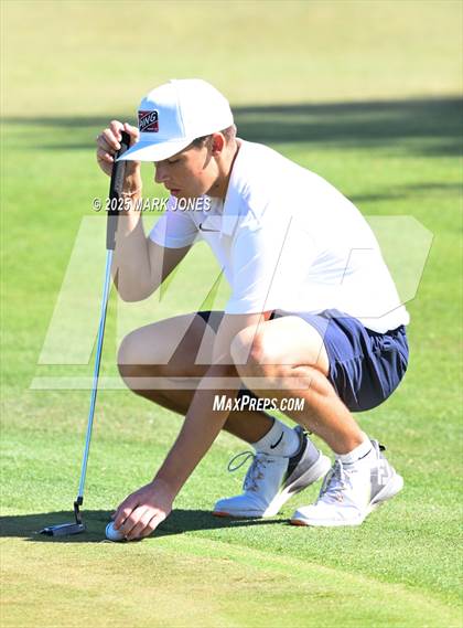 Thumbnail 2 in AIA Division III Championship photogallery.