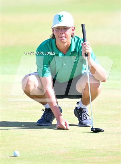 Thumbnail 3 in AIA Division III Championship photogallery.
