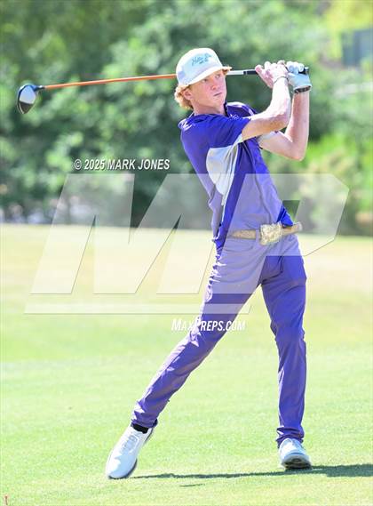 Thumbnail 3 in AIA Division III Championship photogallery.