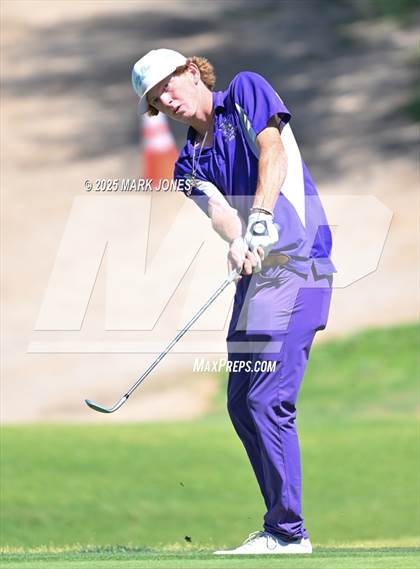Thumbnail 2 in AIA Division III Championship photogallery.