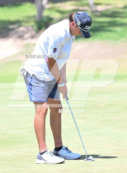 Thumbnail 3 in AIA Division III Championship photogallery.