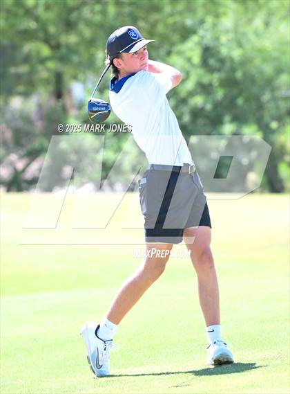 Thumbnail 2 in AIA Division III Championship photogallery.