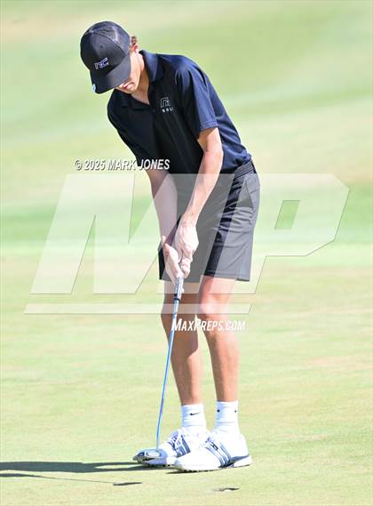 Thumbnail 1 in AIA Division III Championship photogallery.