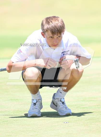 Thumbnail 1 in AIA Division III Championship photogallery.