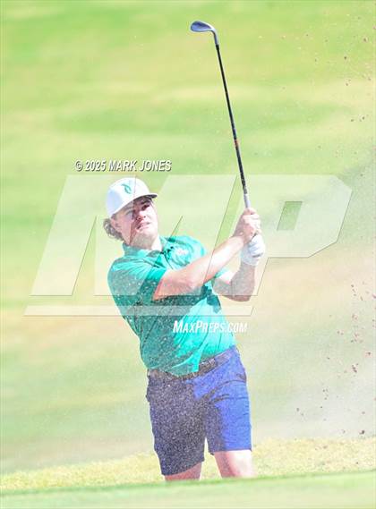 Thumbnail 1 in AIA Division III Championship photogallery.