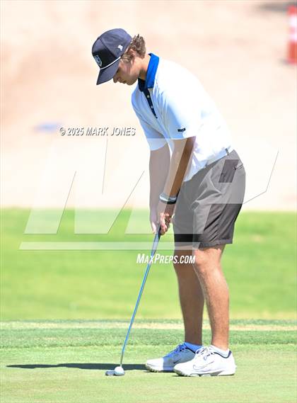 Thumbnail 3 in AIA Division III Championship photogallery.