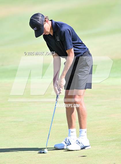 Thumbnail 3 in AIA Division III Championship photogallery.