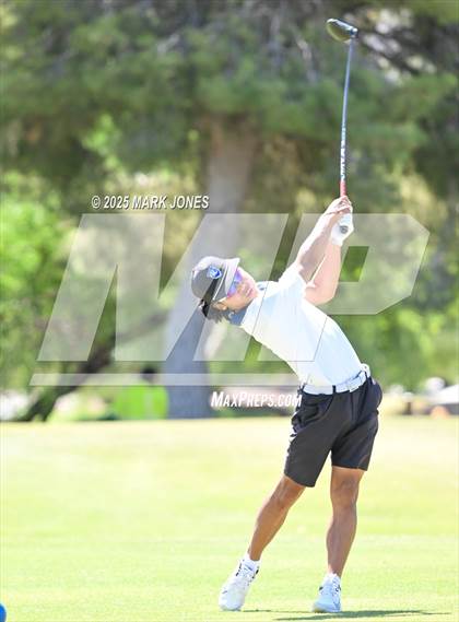 Thumbnail 2 in AIA Division III Championship photogallery.