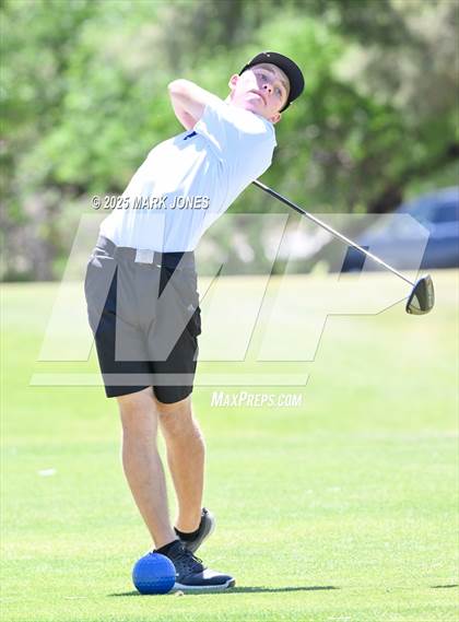Thumbnail 3 in AIA Division III Championship photogallery.