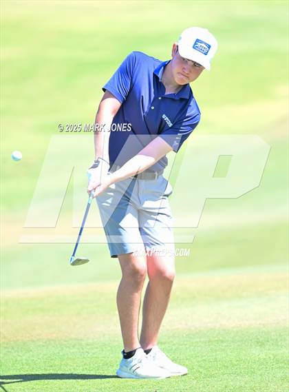 Thumbnail 1 in AIA Division III Championship photogallery.
