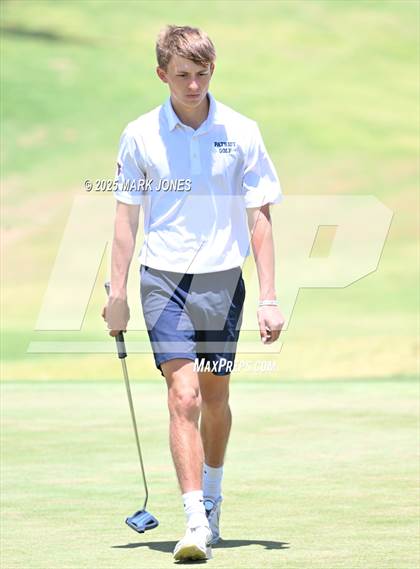 Thumbnail 3 in AIA Division III Championship photogallery.