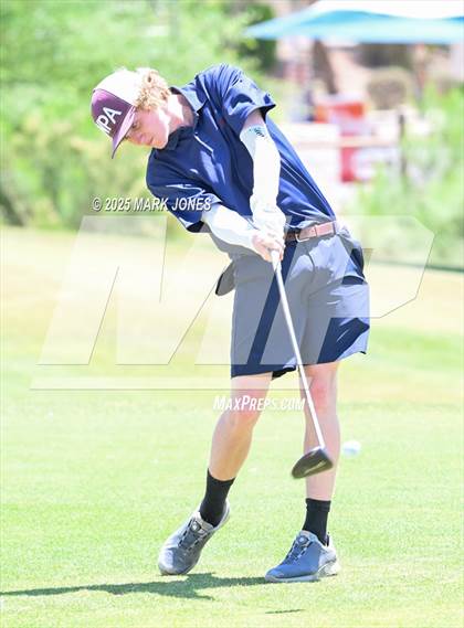 Thumbnail 3 in AIA Division III Championship photogallery.