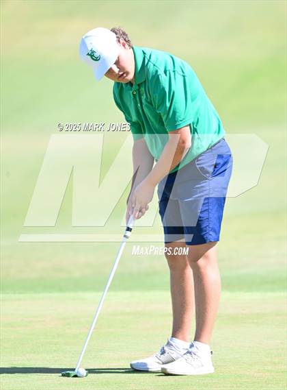 Thumbnail 1 in AIA Division III Championship photogallery.