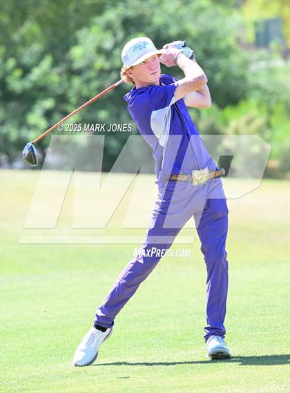 Thumbnail 2 in AIA Division III Championship photogallery.