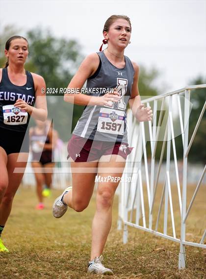 Thumbnail 3 in UIL Cross Country 3A Finals (3200m) photogallery.