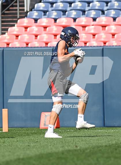 Thumbnail 3 in Mesa Ridge vs. Columbine (Denver Broncos 7-on-7) photogallery.