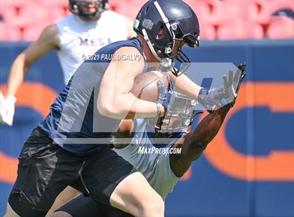 Thumbnail 1 in Mesa Ridge vs. Columbine (Denver Broncos 7-on-7) photogallery.