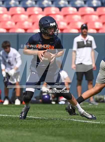 Thumbnail 1 in Mesa Ridge vs. Columbine (Denver Broncos 7-on-7) photogallery.
