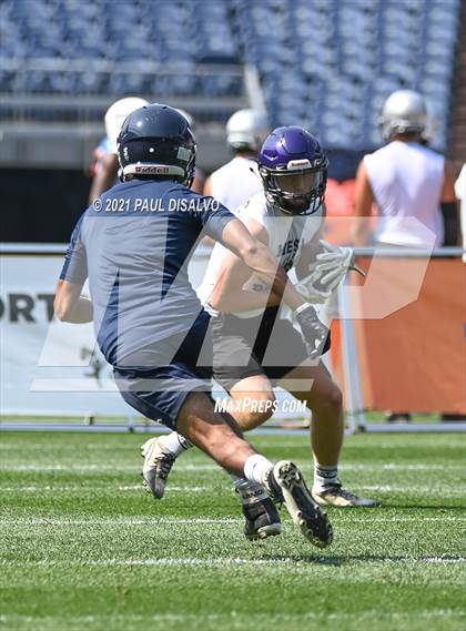 Thumbnail 1 in Mesa Ridge vs. Columbine (Denver Broncos 7-on-7) photogallery.