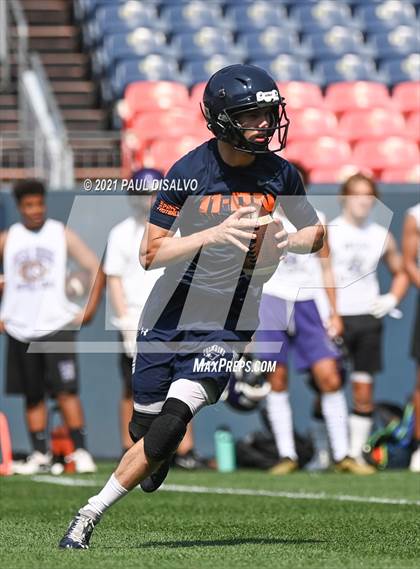 Thumbnail 2 in Mesa Ridge vs. Columbine (Denver Broncos 7-on-7) photogallery.
