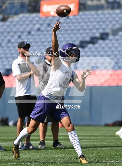 Thumbnail 2 in Mesa Ridge vs. Columbine (Denver Broncos 7-on-7) photogallery.