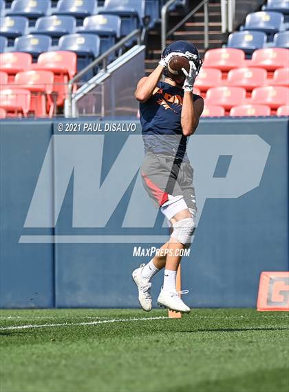 Thumbnail 2 in Mesa Ridge vs. Columbine (Denver Broncos 7-on-7) photogallery.