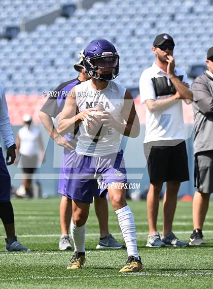 Thumbnail 3 in Mesa Ridge vs. Columbine (Denver Broncos 7-on-7) photogallery.