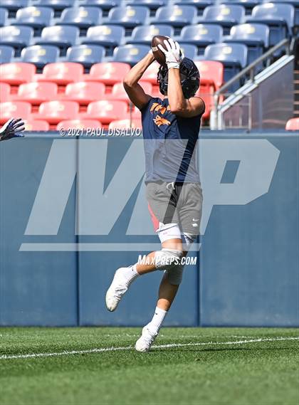 Thumbnail 1 in Mesa Ridge vs. Columbine (Denver Broncos 7-on-7) photogallery.